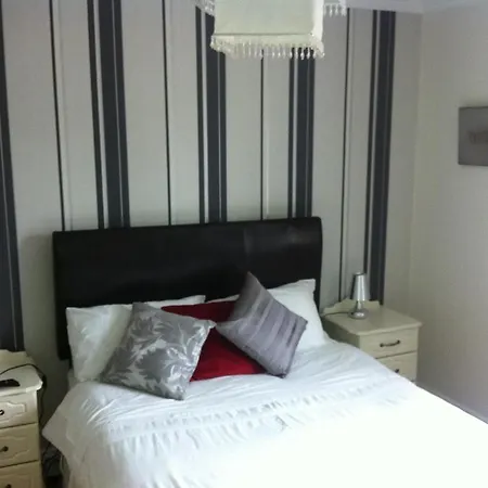 Pearse Road Rooms-2